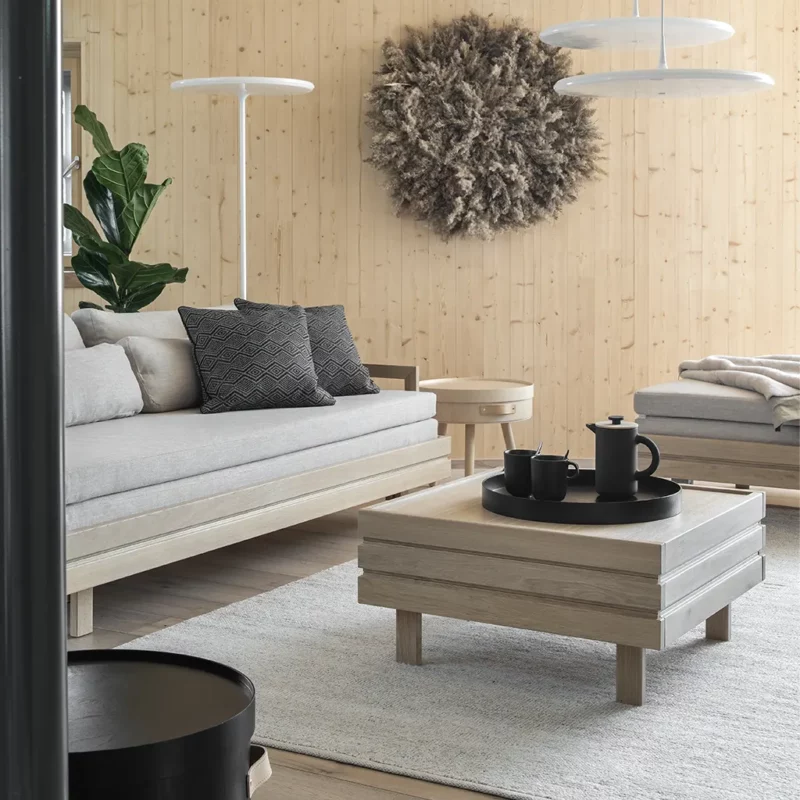 Table basse carrée au style scandinave pour votre salon